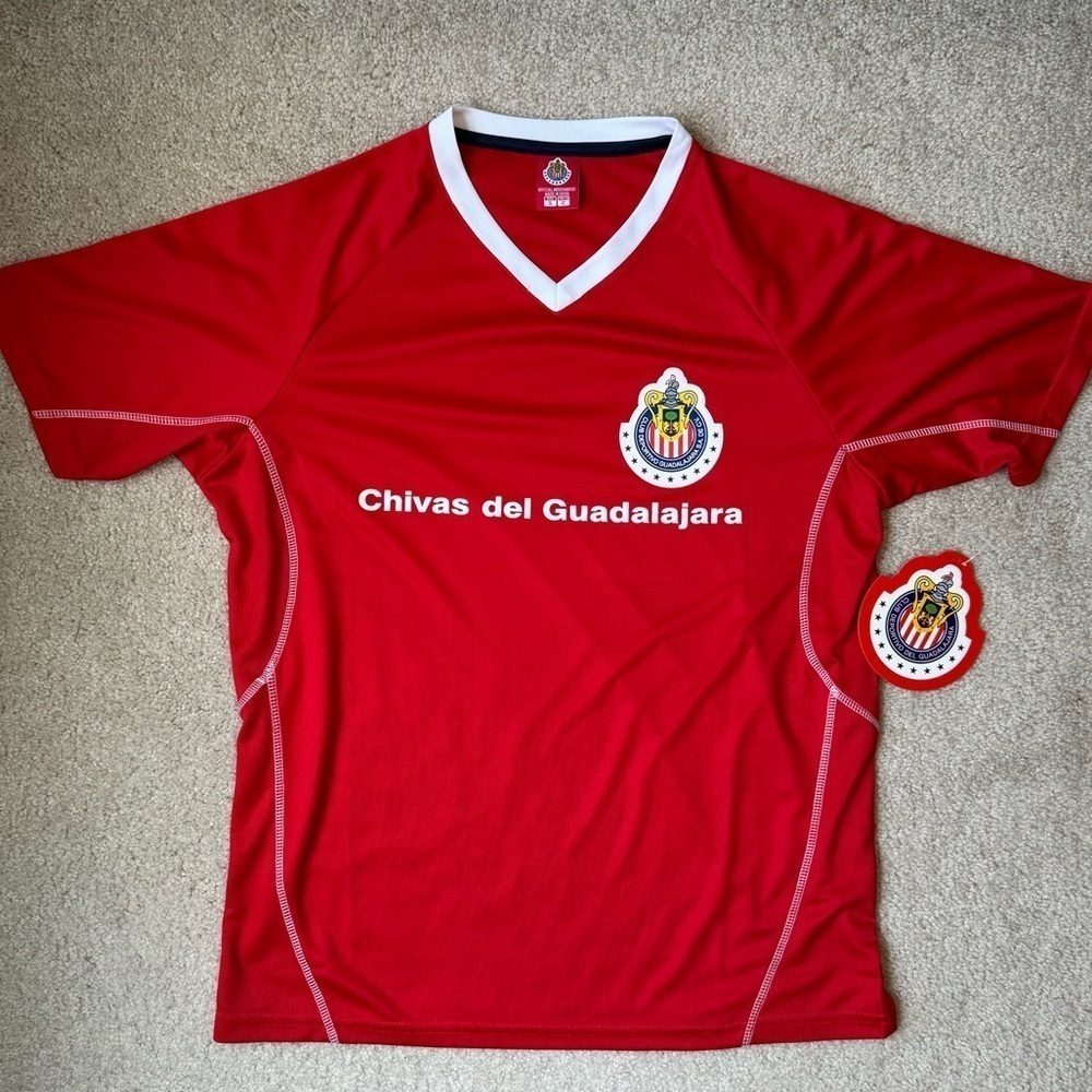 NWT Chivas del Guadalajara Jersey Soccer Futbol Licensed Red Adult Small